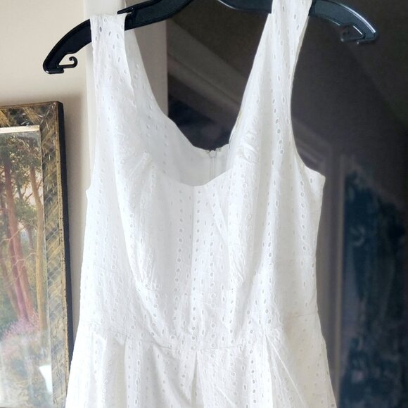 G1 So pretty Calvin Klein cotton eyelet dress, lined, back zip lovely 4 summer - Picture 1 of 11